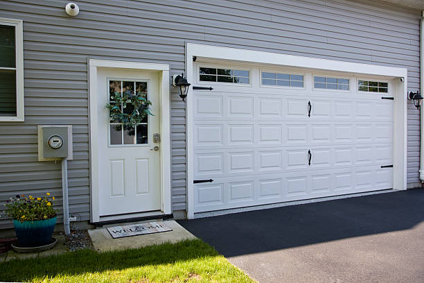 24/7 Emergency Garage Door Panel Replacement experts in Tennille, GA